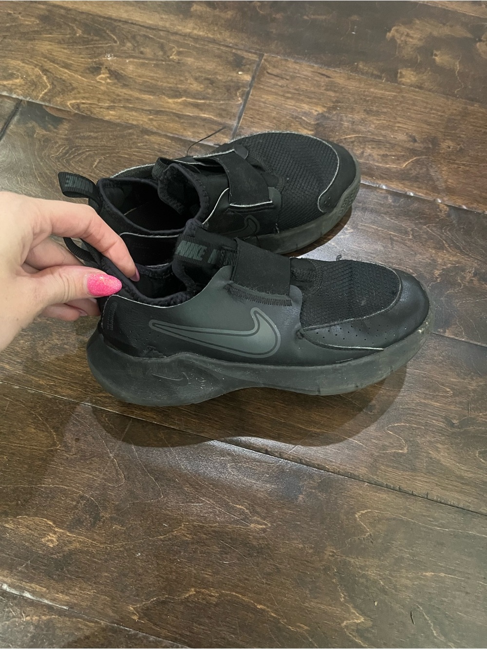 Nike Kids Black Slip-On Athletic Sneakers with Hook-and-Loop Strap